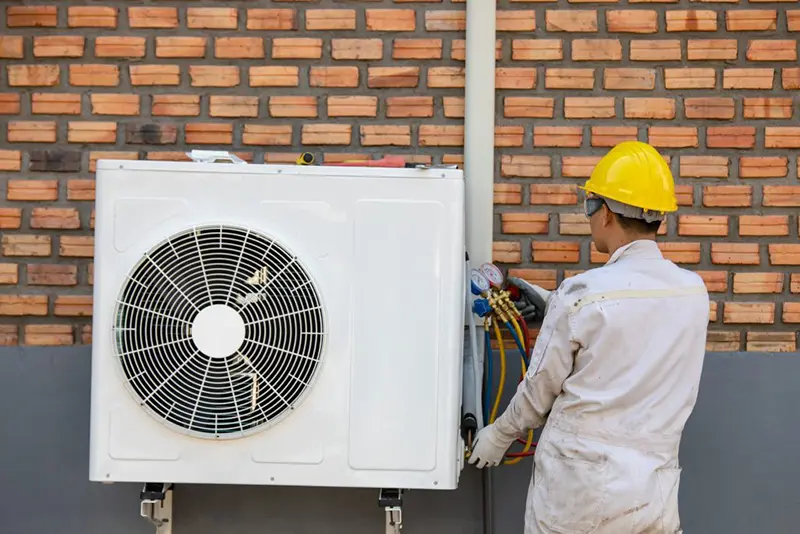 Protecting Your Hillsboro, IL Heat Pump in the Wintertime